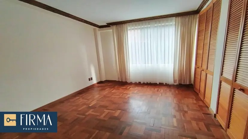 Departamento en AlquilerAvenida Jose Aguirre, zona Los Pinos ( Frente a Impuestos Nacionales ) Foto 11