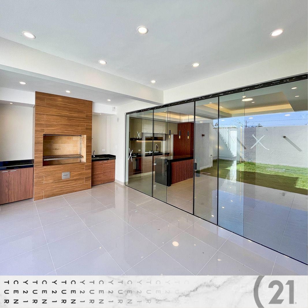 Casa en VentaCasa a estrenar en venta (Av. Alemana 7mo. anillo) 4 dormitorios 3 baños 2 parqueos Foto 4