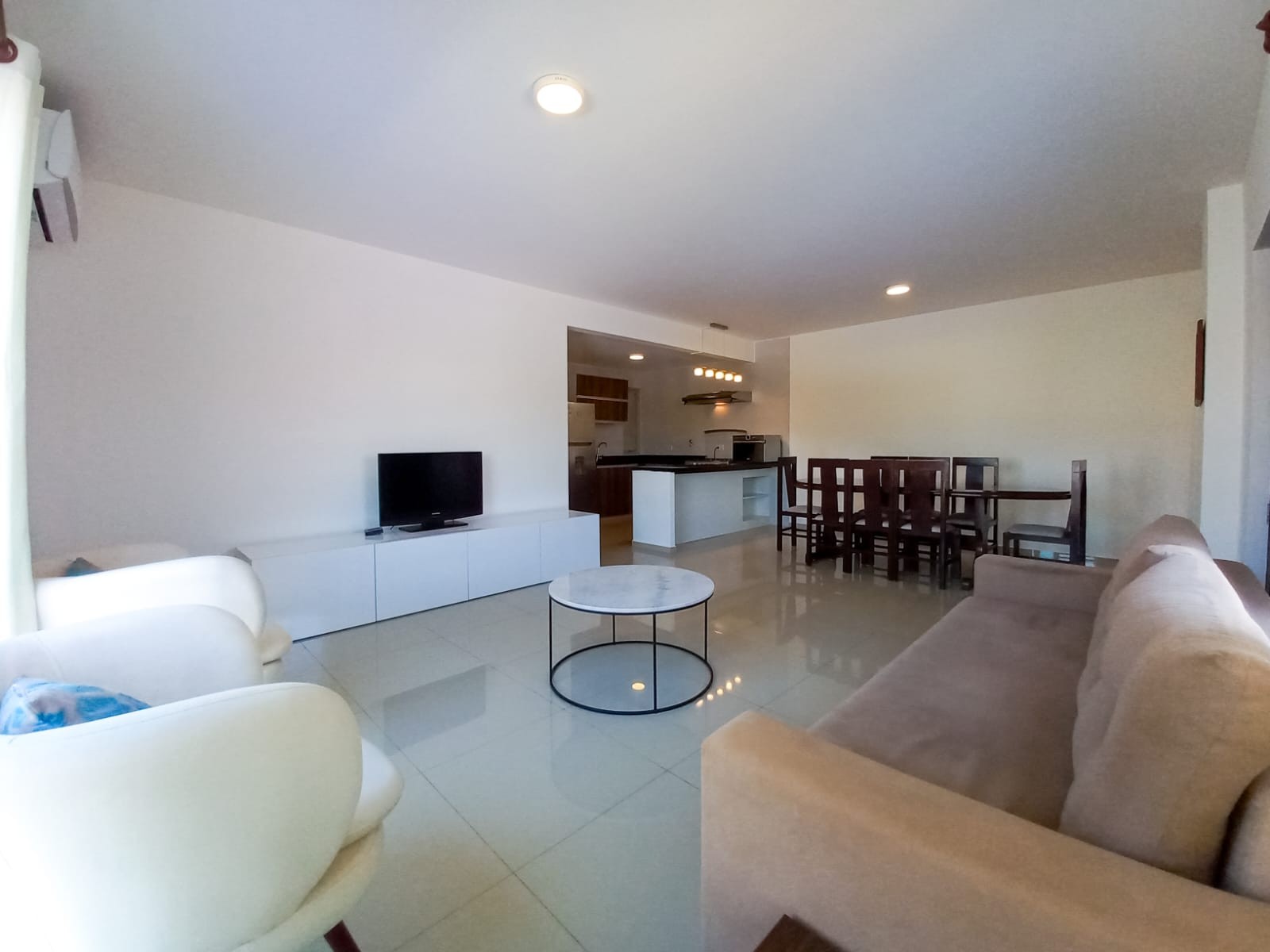 En Alquiler a $us 450 Foto 2