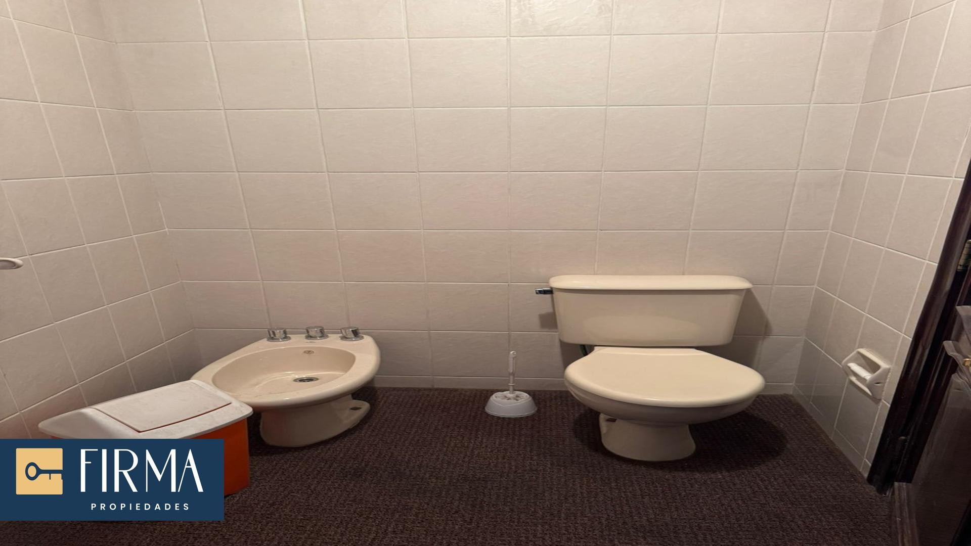 Departamento en San Jorge en La Paz 3 dormitorios 3 baños 1 parqueos Foto 11