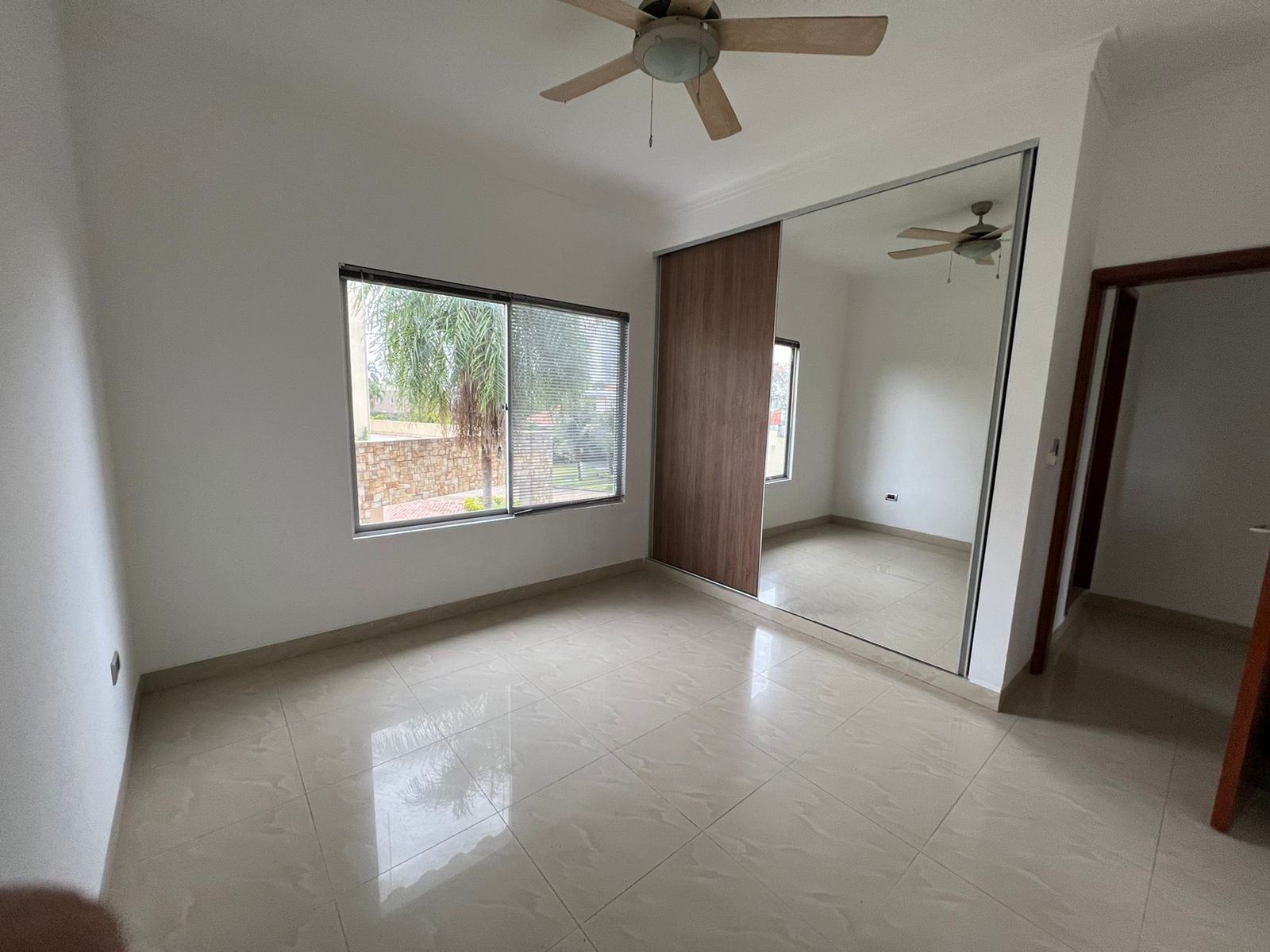 En Alquiler a $us 1,800 Foto 14