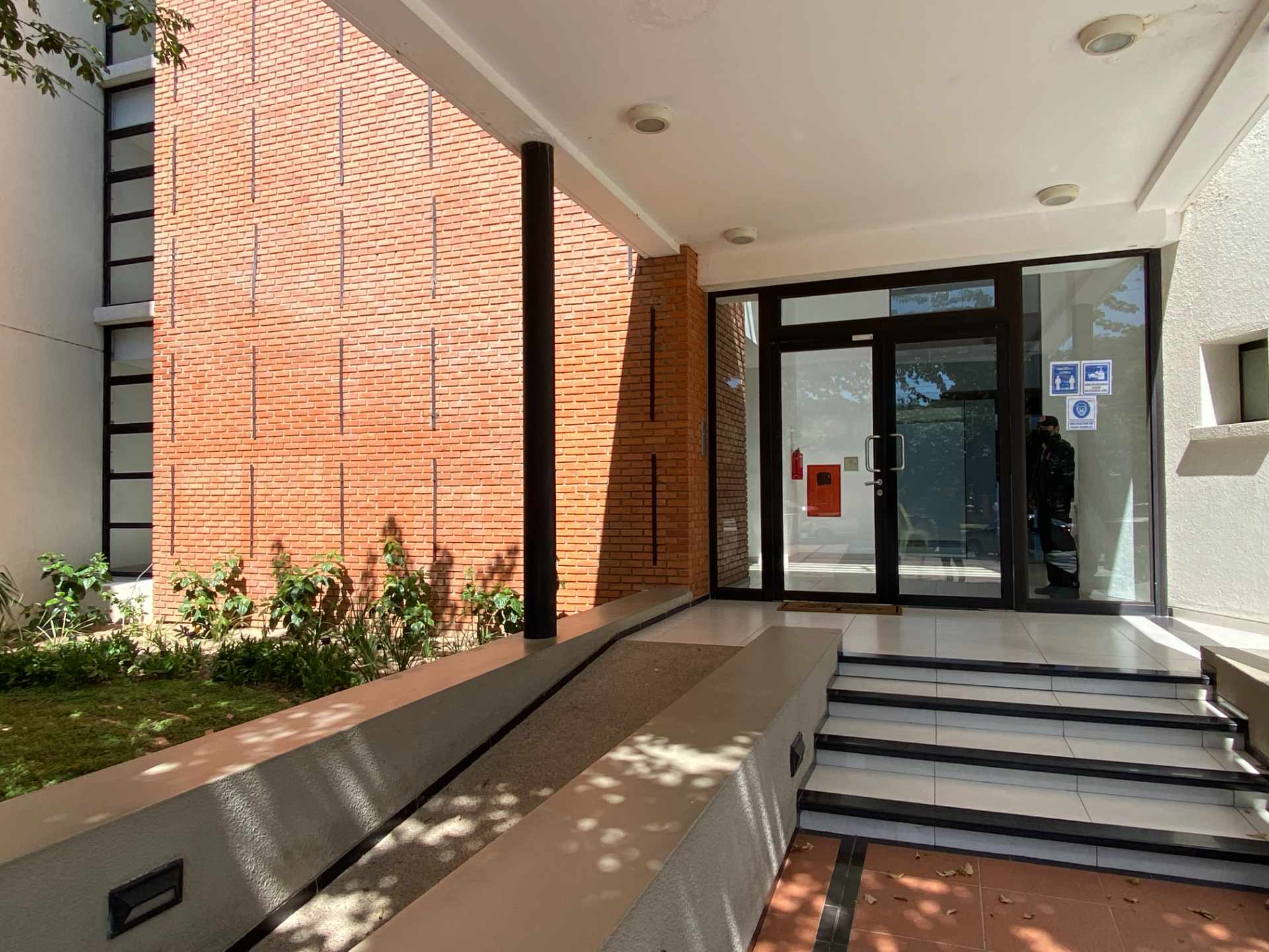 Departamento en Entre 1er y 2do anillo Sur en Santa Cruz de la Sierra 3 dormitorios 2 baños 1 parqueos Foto 11