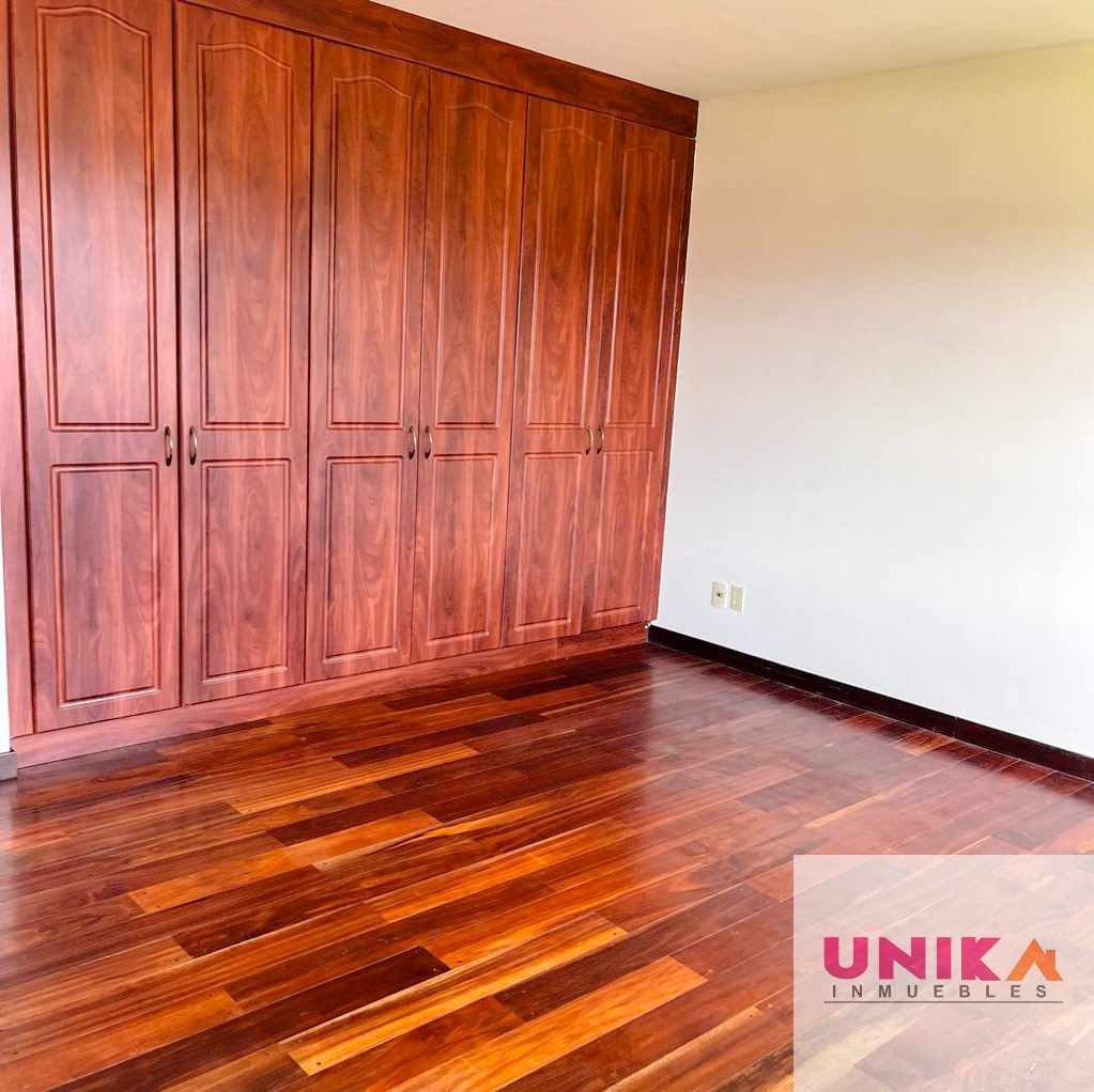 Casa en Alquiler🏡 AMPLIA Y HERMOSA CASA EN ALQUILER, AUQUISAMAÑA.  3 dormitorios 3 baños 3 parqueos Foto 16