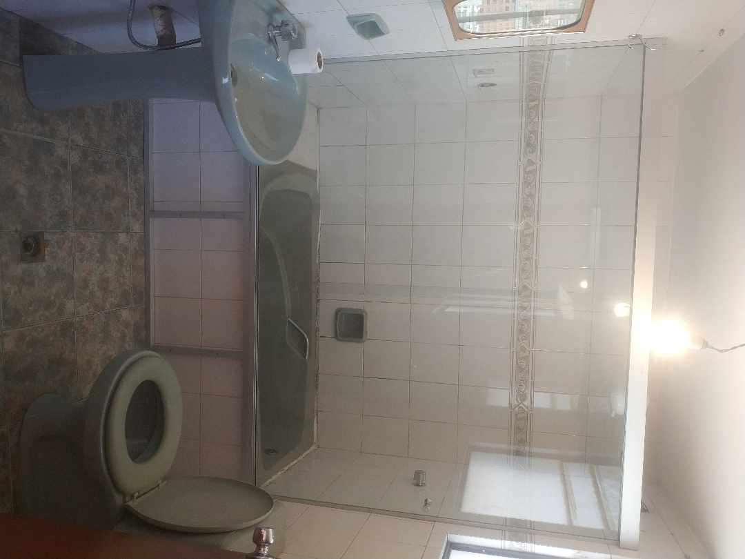 Departamento en VentaMiraflores, Avenida Busch Nº 1173 a pasos de la parada del Teleferico Blanco (Monumento Busch)  3 dormitorios 3 baños 1 parqueos Foto 6