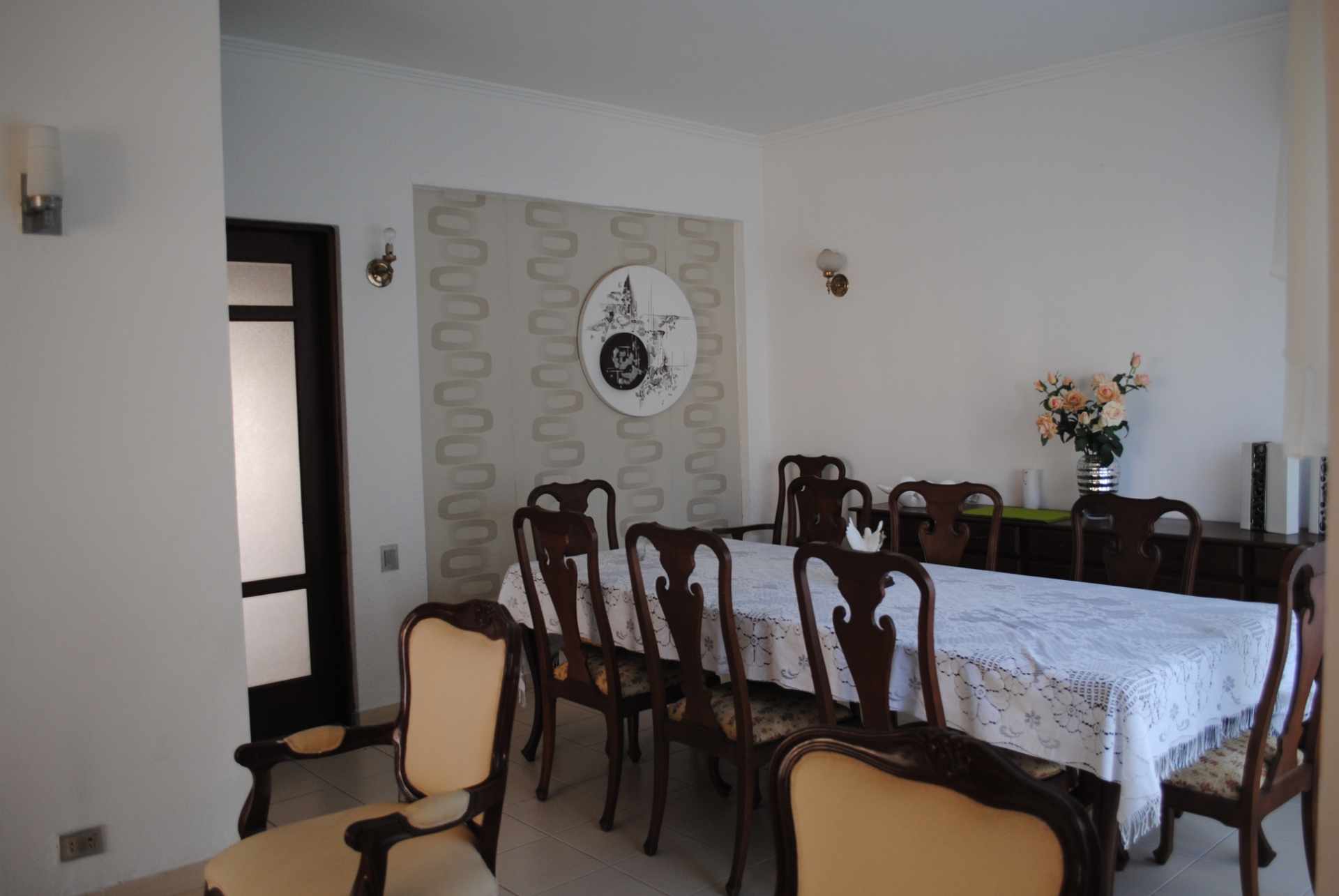 Casa en Entre 2do y 3er anillo Oeste en Santa Cruz de la Sierra 3 dormitorios 4 baños 2 parqueos Foto 7