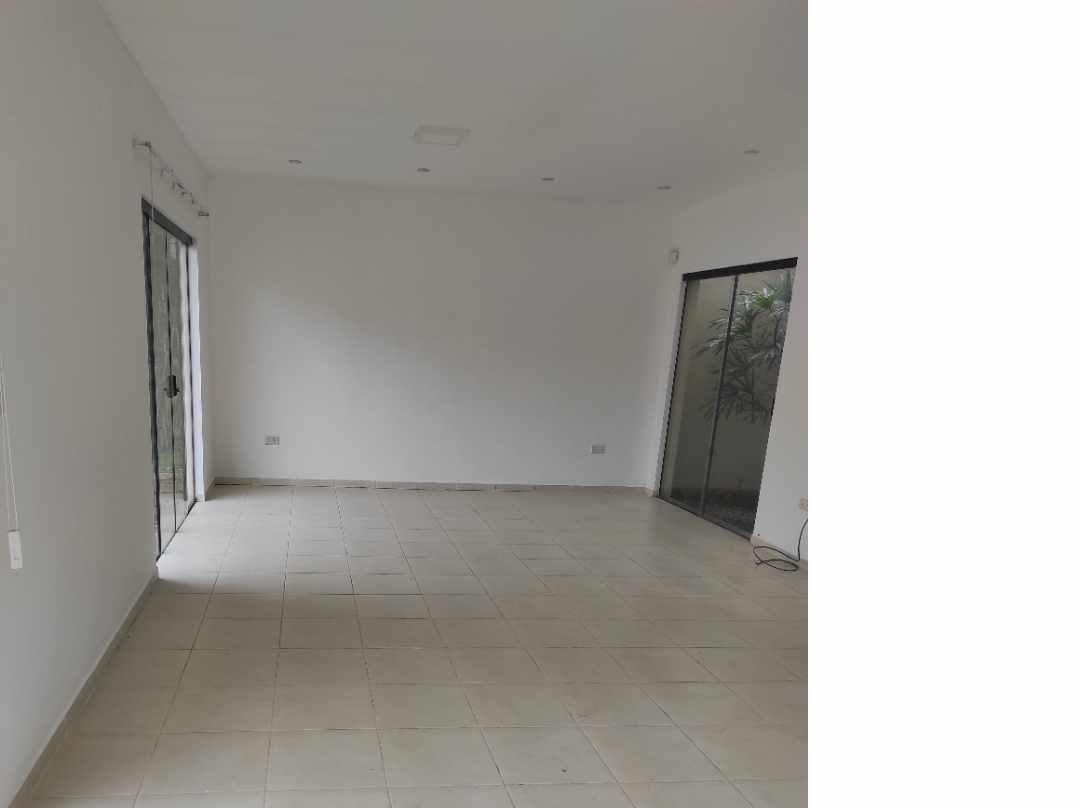 Casa en Entre 2do y 3er anillo Norte en Santa Cruz de la Sierra 3 dormitorios 3 baños 2 parqueos Foto 15