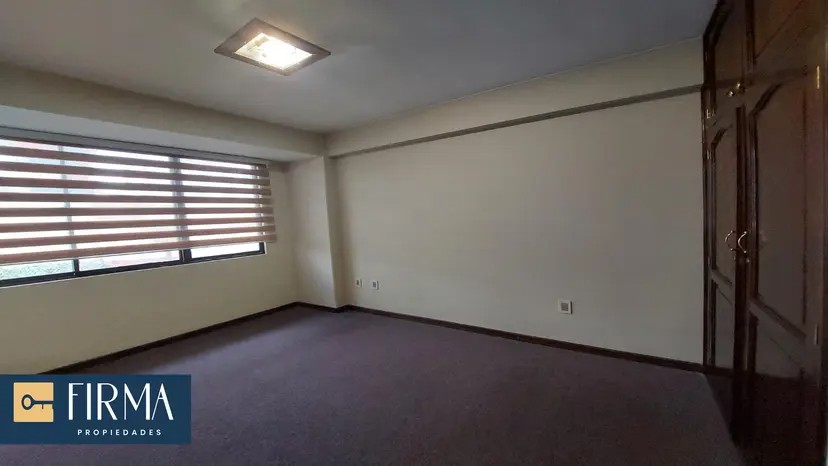 Casa en Calacoto en La Paz 3 dormitorios 3 baños 4 parqueos Foto 8