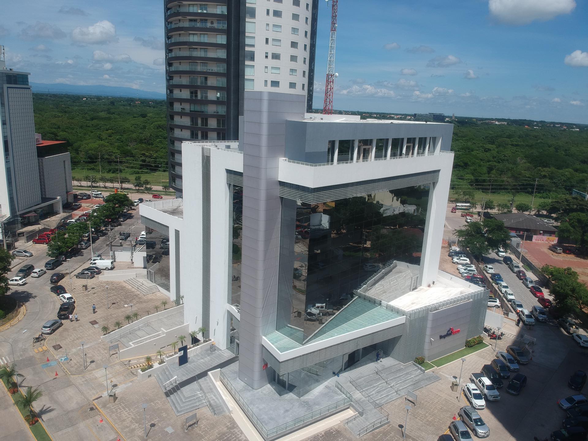 Oficina en AlquilerTorre ITC Tropical Tours  1 dormitorios 2 baños 1 parqueos Foto 1