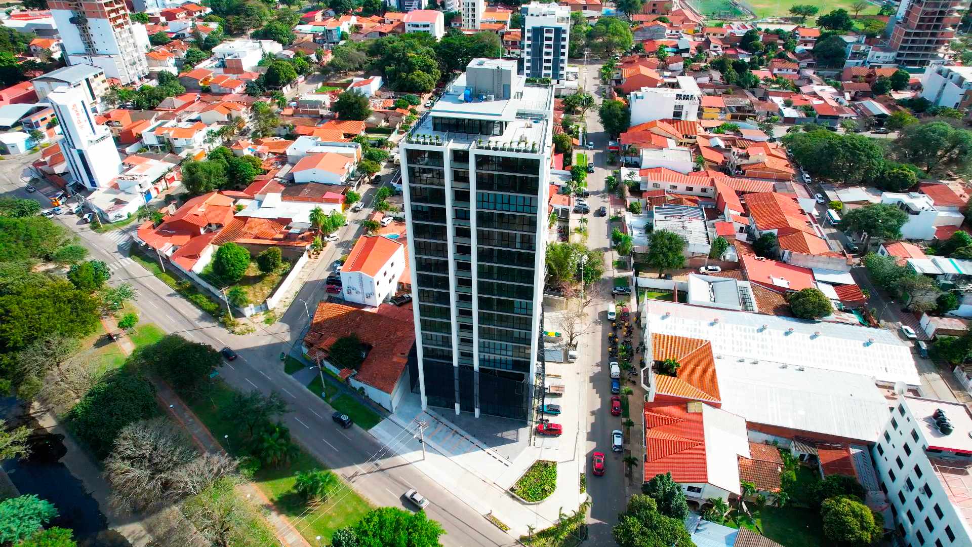 Departamento en AlquilerEN LA MEJOR ZONA DE SANTA CRUZ, AL LADO DE EQUIPETROL NORTE, DEPARTAMENTO 
EN ALQUILER EIFICIO VERTICAL 60 Foto 1