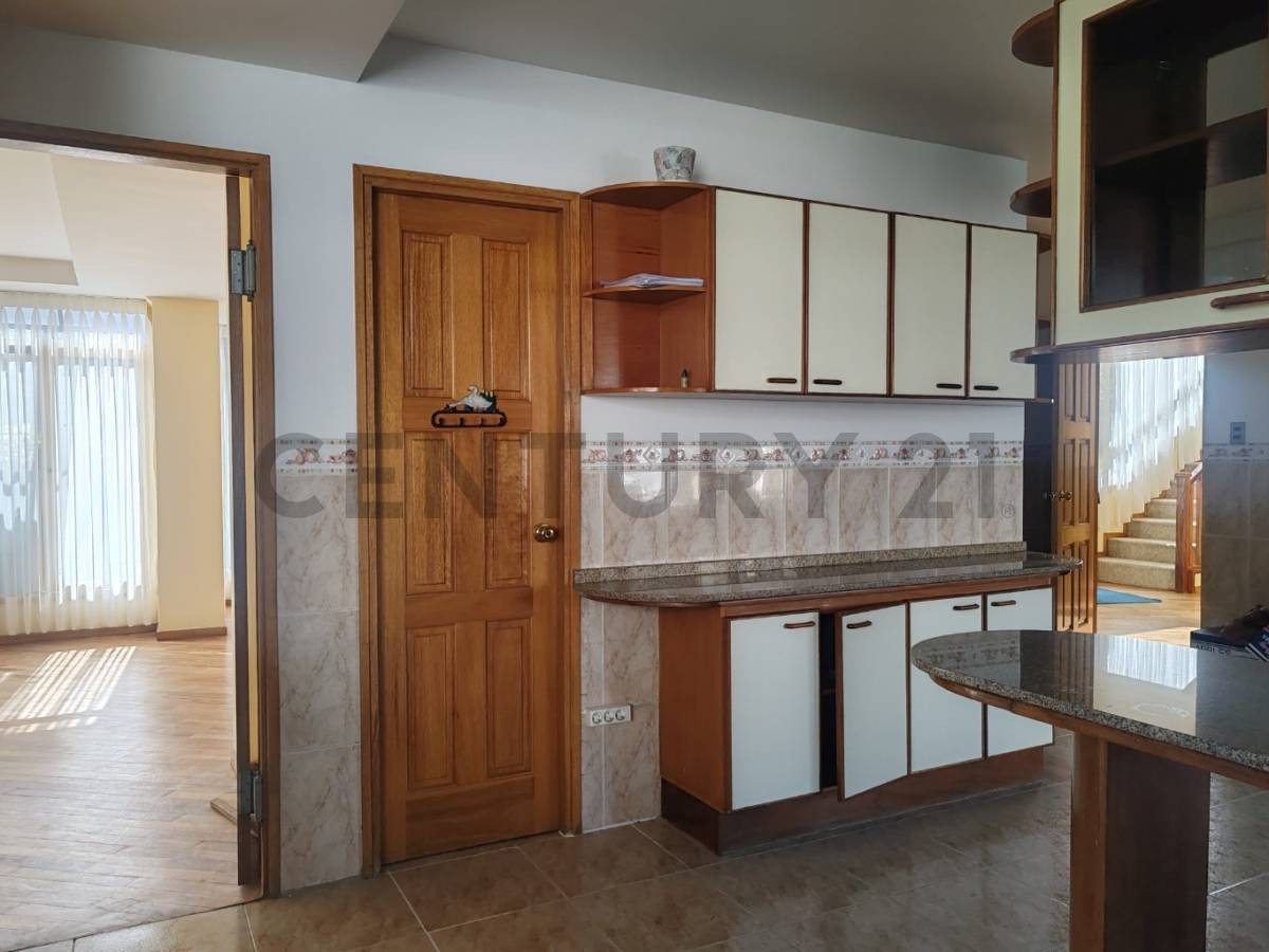 Casa en VentaACHUMANI CONDOMINIO LAS VILLAS 4 dormitorios 5 baños 1 parqueos Foto 5