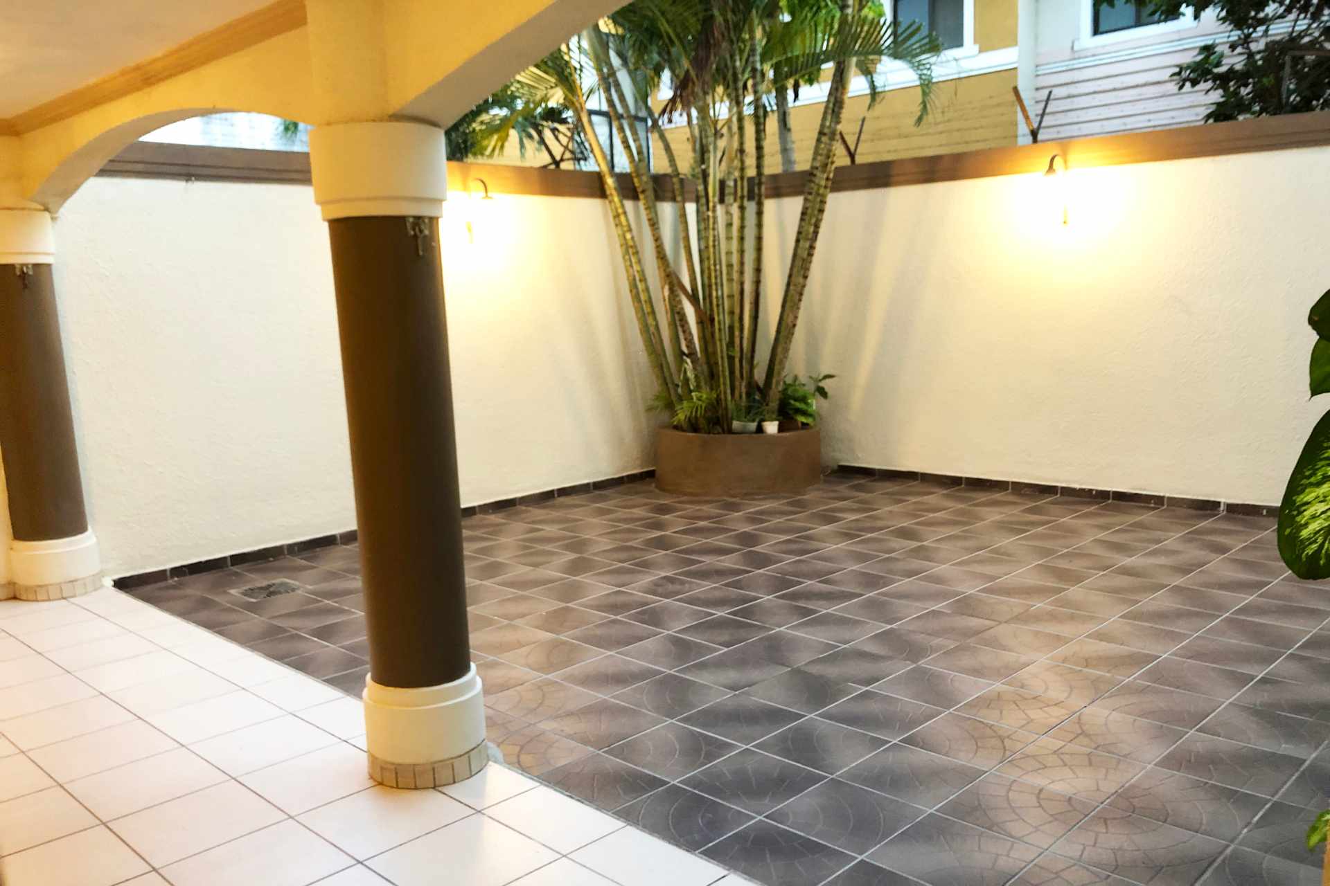 Equipetrol, C/ 1 Norte # 299... | UC-902442 | UltraCasas.com