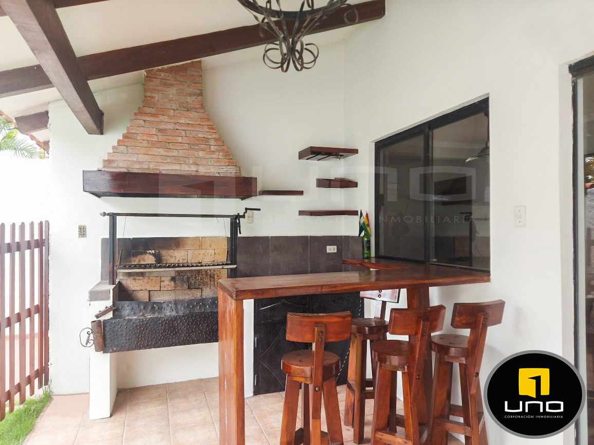 7mo anillo de la Avenida Banzer, condominio privado Club Los Mangos