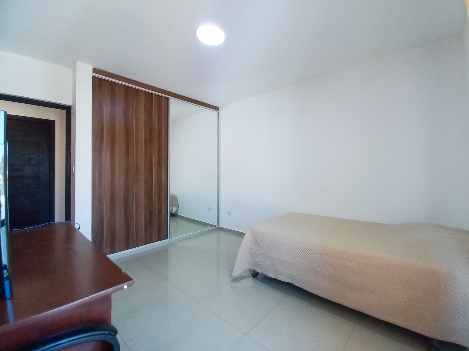 Departamento en Entre 6to y 7mo anillo Oeste en Santa Cruz de la Sierra 2 dormitorios 2 baños 1 parqueos Foto 10