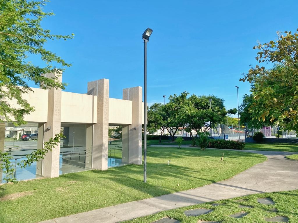 En Alquiler a $us 650 Foto 4