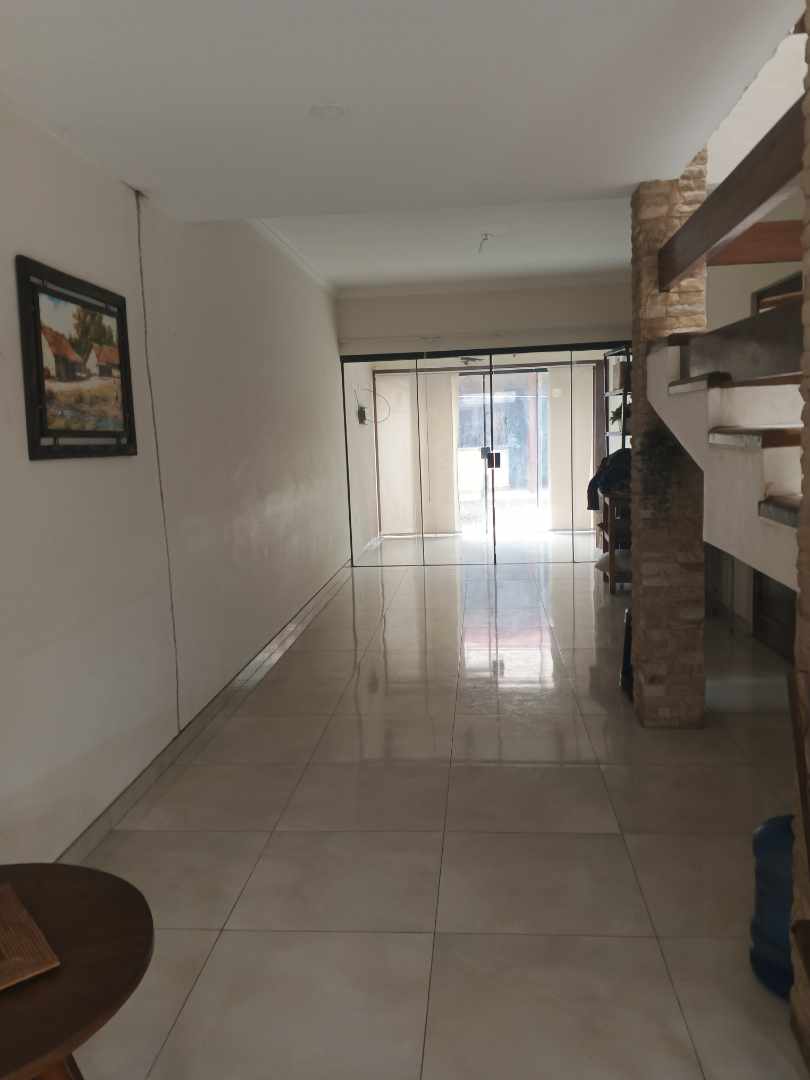 Casa en Entre 4to y 5to anillo Oeste en Santa Cruz de la Sierra 4 dormitorios 4 baños 2 parqueos Foto 14