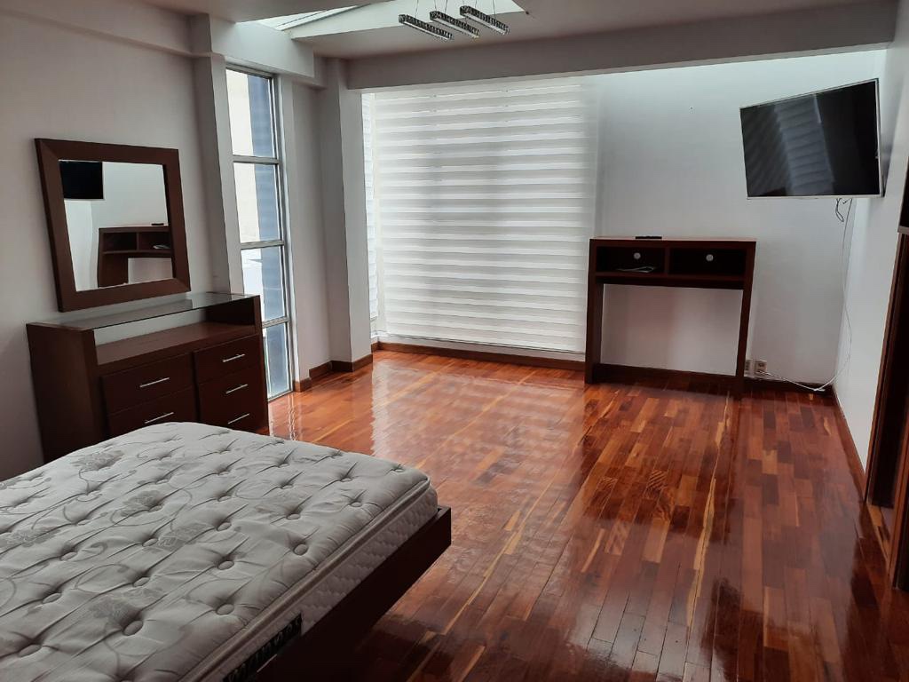 Casa en El Pedregal en La Paz 4 dormitorios 4 baños  Foto 11