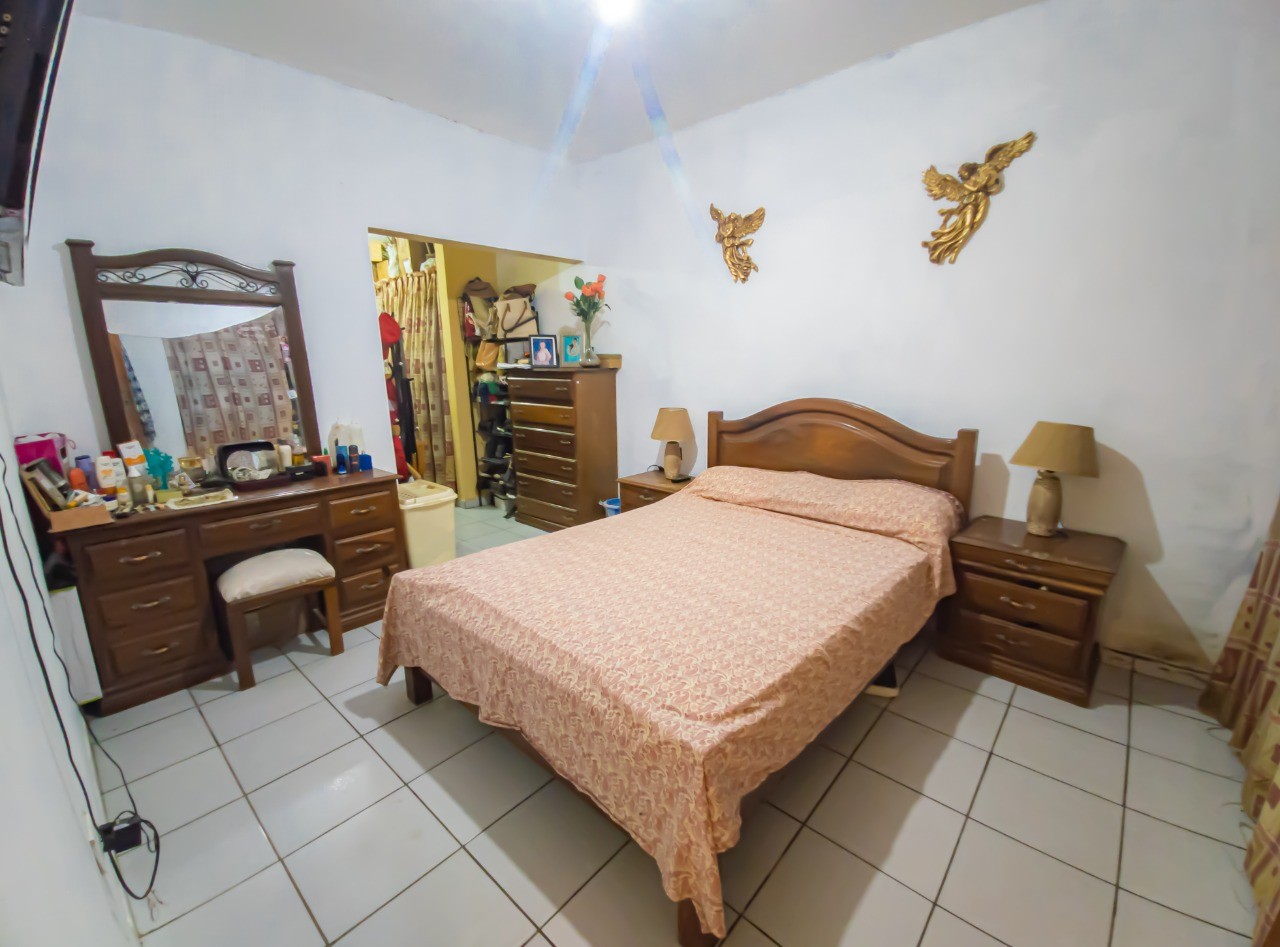 Casa en VentaZona sur barrio urb Palma real santos dumont 6to anillo Foto 11