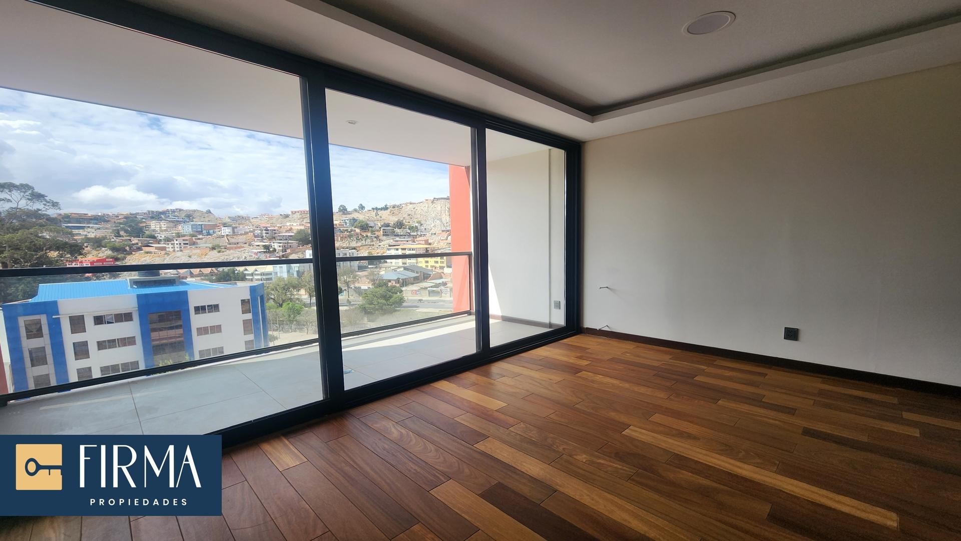 Departamento en VentaDEPARTAMENTO DE LUJO CON BALCONES EN OBRAJES 3 dormitorios 4 baños 1 parqueos Foto 17