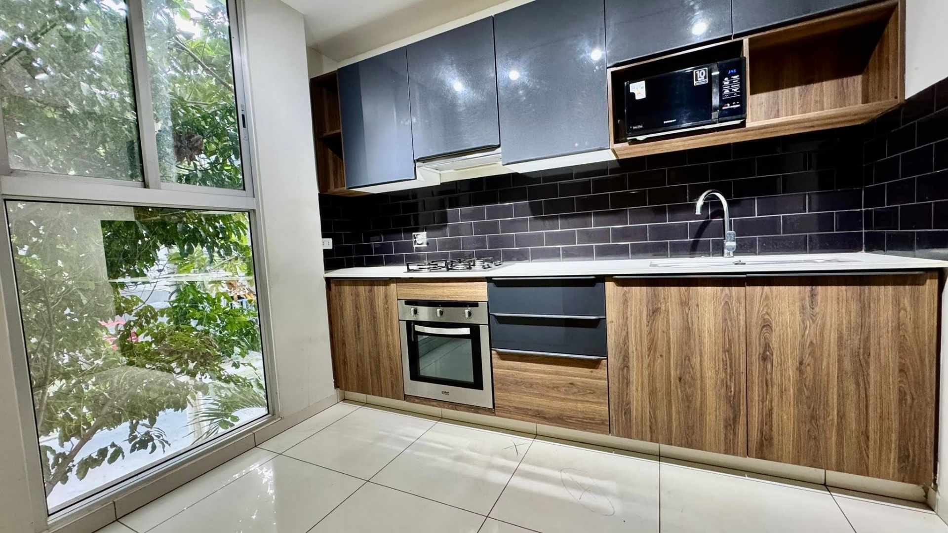 Departamento en Entre 2do y 3er anillo Norte en Santa Cruz de la Sierra 3 dormitorios 3 baños 3 parqueos Foto 6