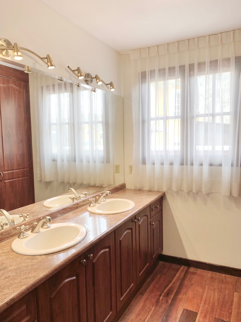 Casa en Auquisamaña en La Paz 3 dormitorios 4 baños 3 parqueos Foto 16