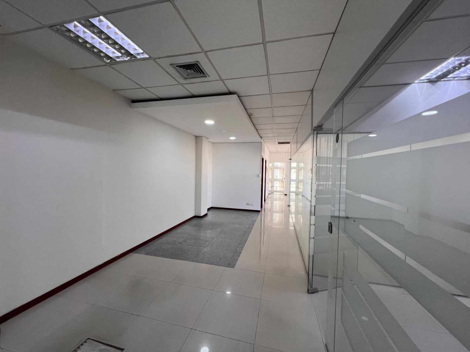 En Alquiler a $us 1,221 Foto 2