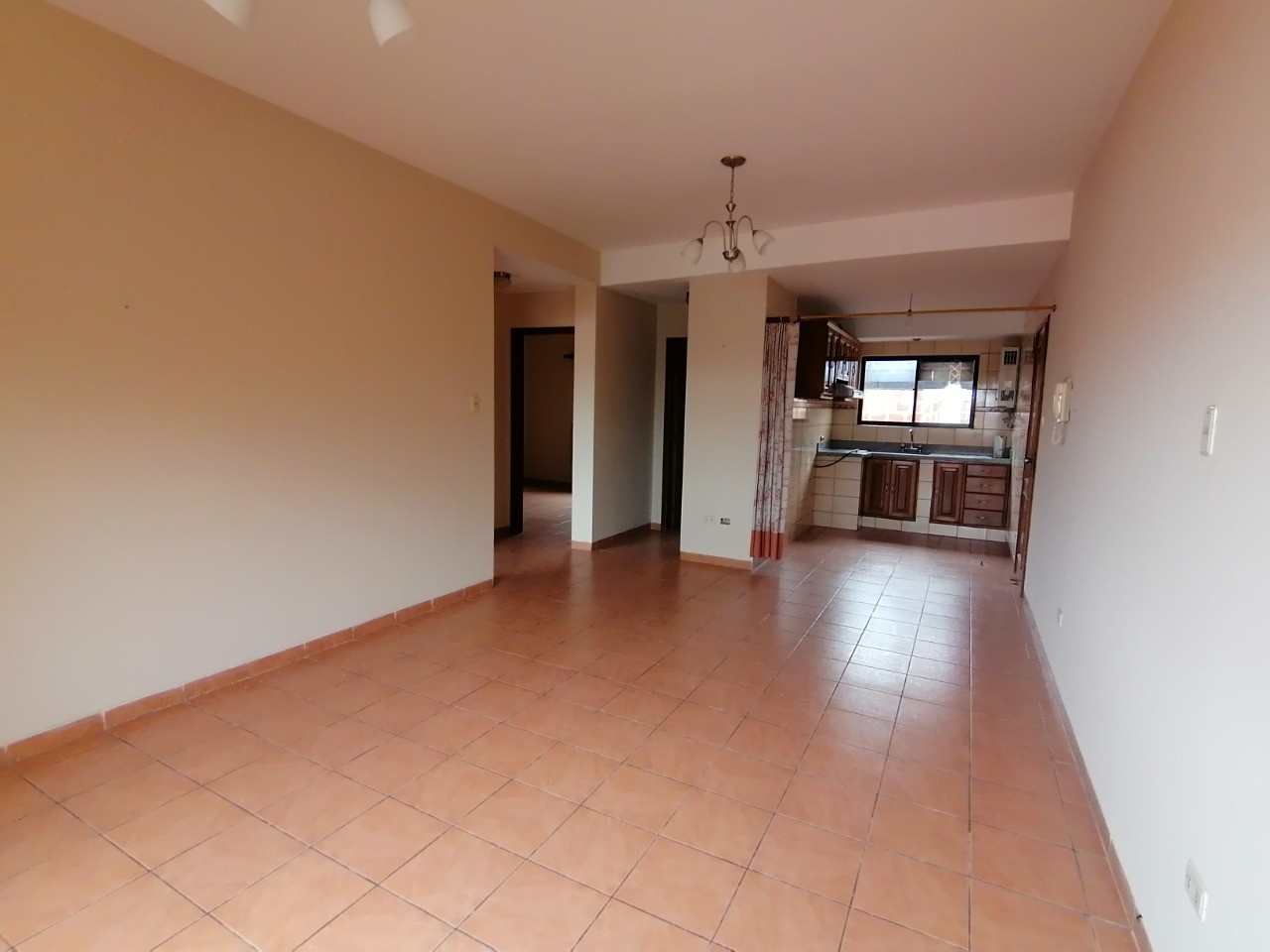 Casa en Entre 1er y 2do anillo Norte en Santa Cruz de la Sierra 6 dormitorios 14 baños 5 parqueos Foto 31