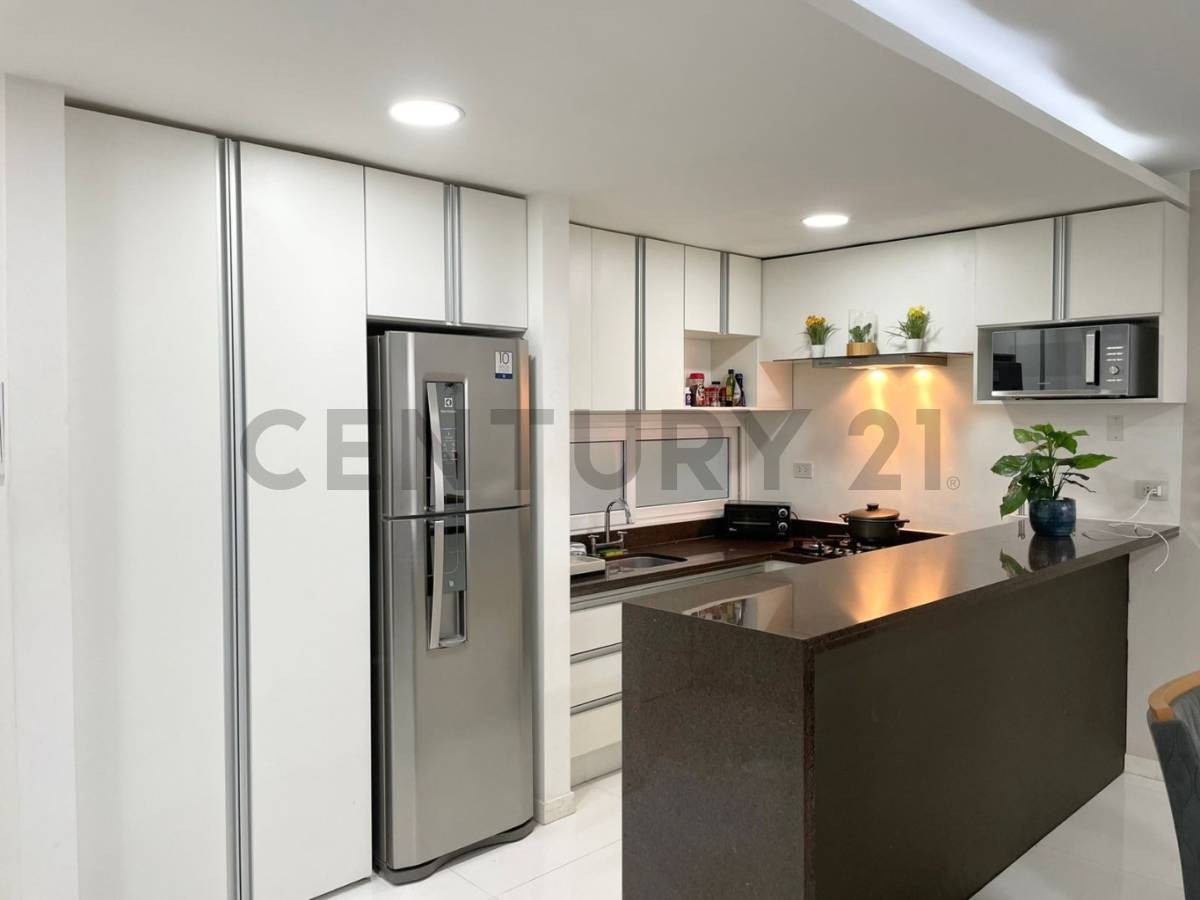 Departamento en Venta<b>ZONA NORTE - ENTRE 3er. Y 4to. ANILLO DEPARTAMENTO DE 2 DORMITORIOS EN VENTA</b>  Foto 4