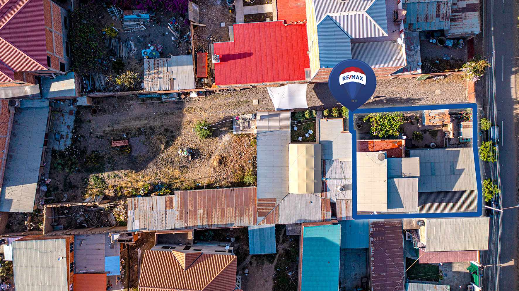 Casa en VentaCalle 20 de diciembre, Z. Valle Hermoso - Frente a la Facultad de Agronomía UMSS  3 dormitorios 2 baños 3 parqueos Foto 2