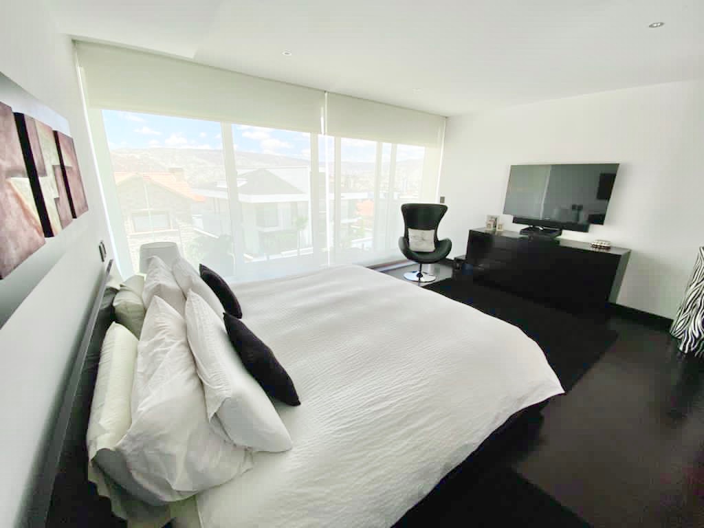 Casa CASA VACÍA O AMOBLADA DE 4 DORMITORIOS EN ALQUILER, CALACOTO  Foto 1