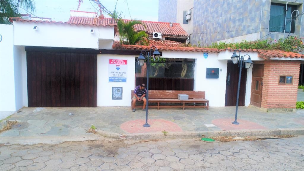 Casa en Sirari en Santa Cruz de la Sierra 5 dormitorios 4 baños 1 parqueos Foto 2