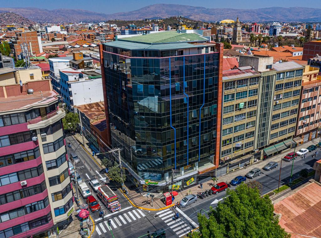 Oficina en AlquilerAV. HEROINAS Y AV. SAN MARTIN 1 dormitorios 1 baños  Foto 1