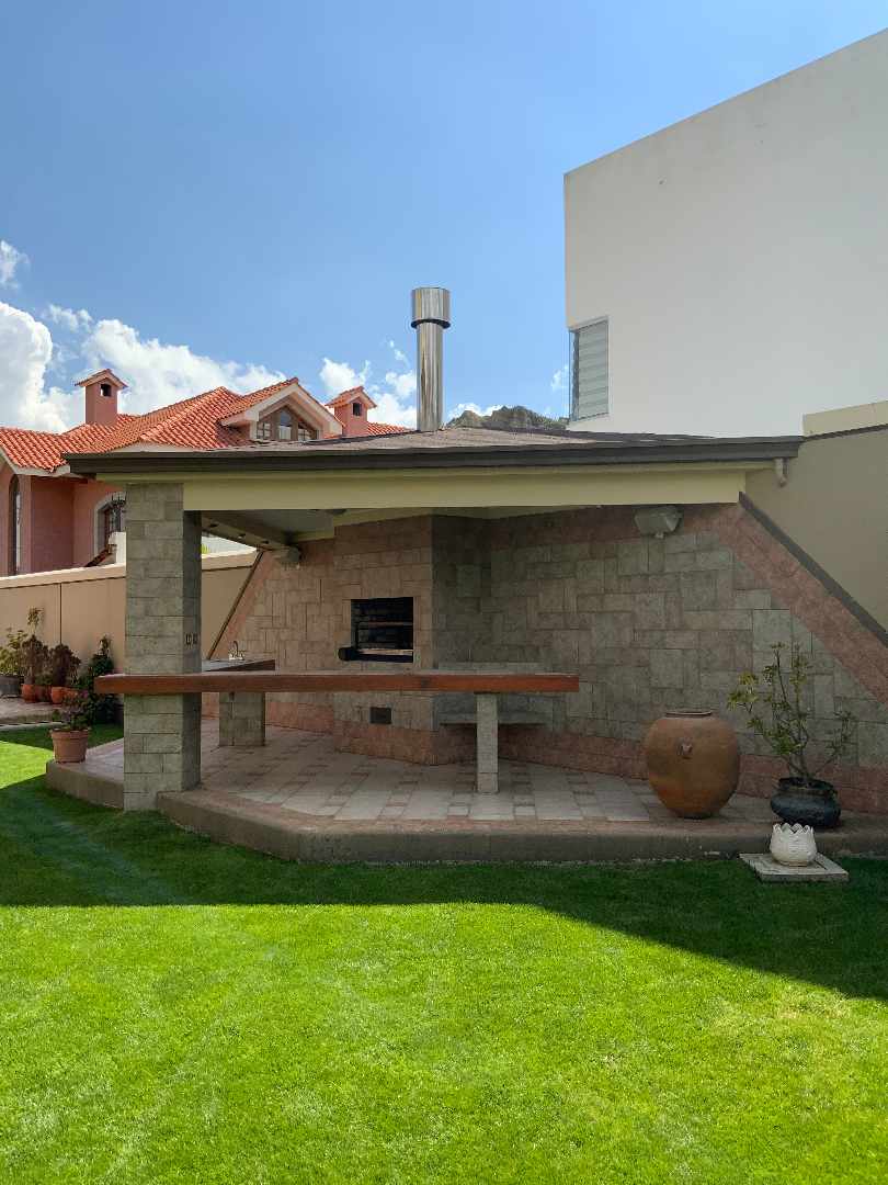 Jardines del sur | UltraCasas.com $us 1,100,000 [UC-907224]