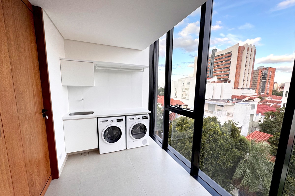 Departamento en VentaEquipetrol plaza Italia entre 2do y 3er anillo  2 dormitorios 3 baños 2 parqueos Foto 10