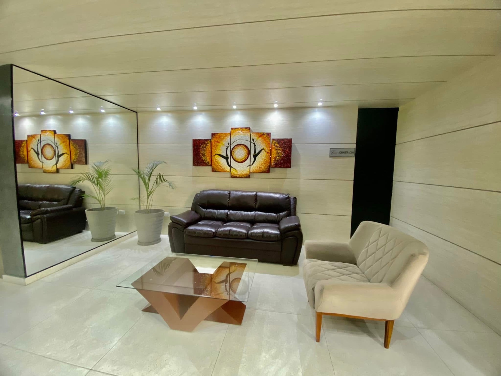 Casa A solo 1 cuadra de la avenida san martin en SIRARI Foto 7