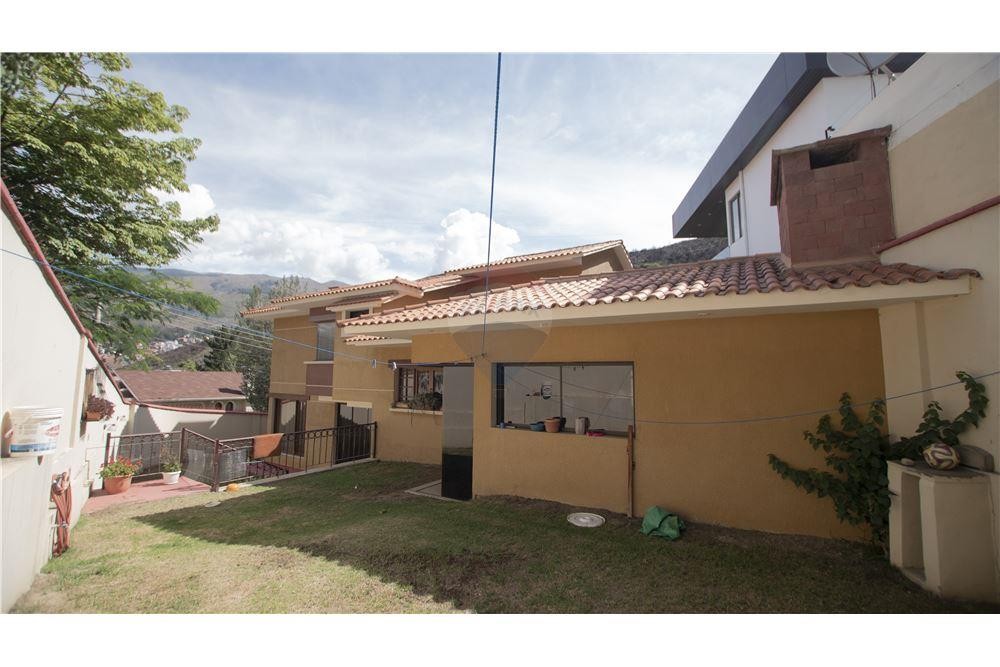 Casa en Muyurina en Cochabamba 3 dormitorios 5 baños 5 parqueos Foto 20