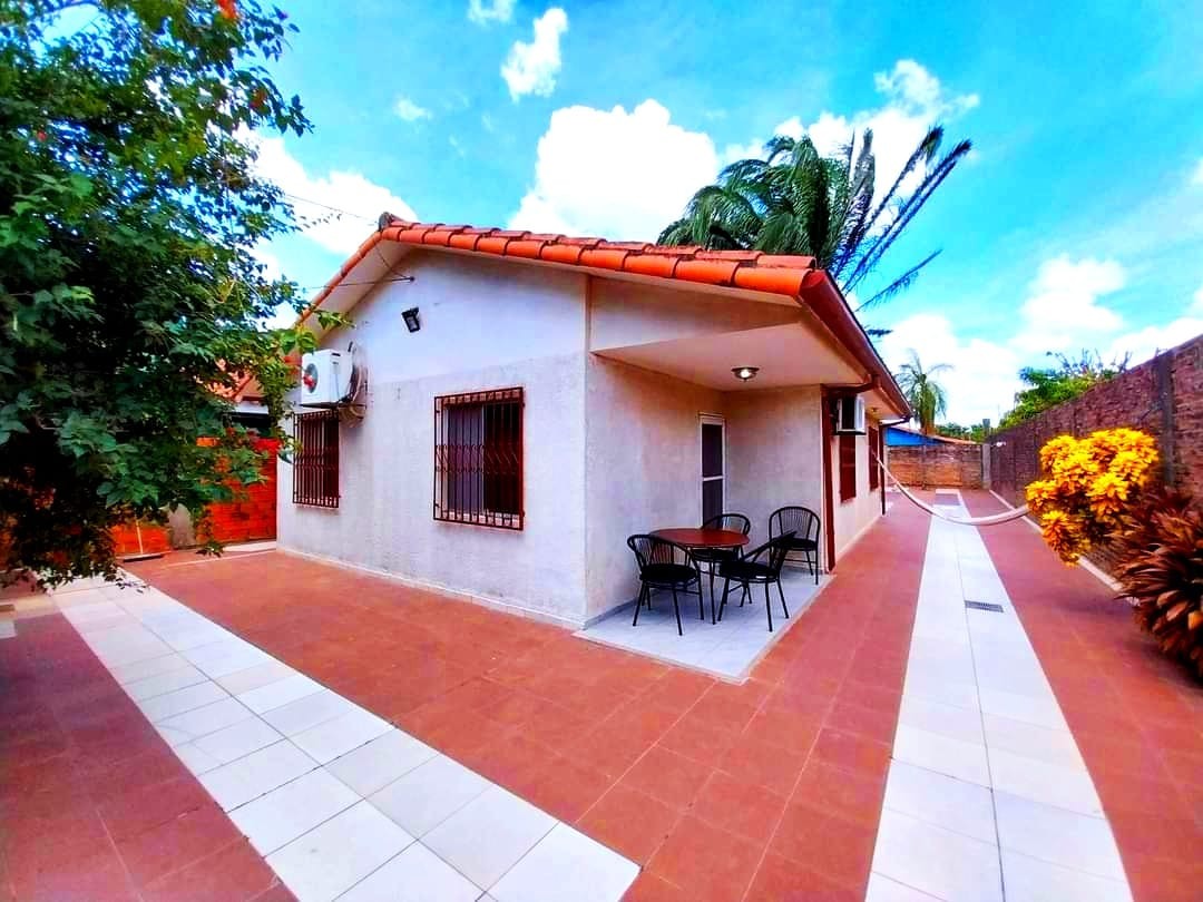 Casa en Venta📍𝙐𝘽𝙄𝘾𝘼𝘾𝙄O𝙉: ZONA EL QUIOR 3 dormitorios 2 baños 4 parqueos Foto 2