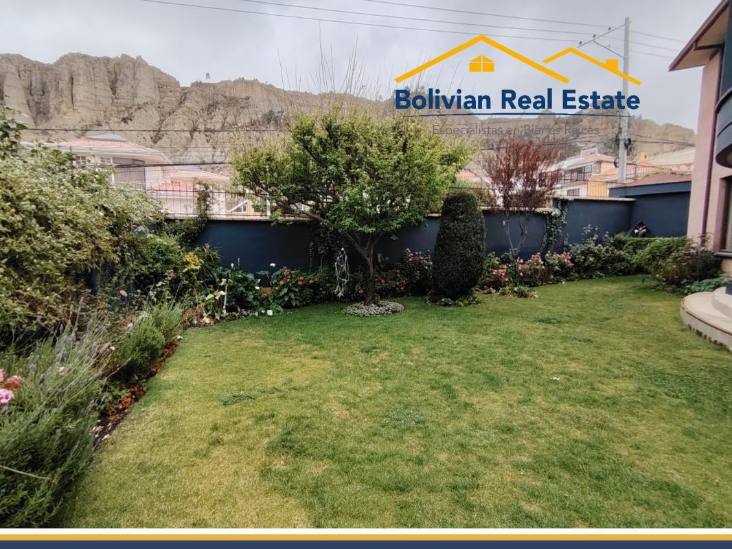 Casa en VentaACHUMANI - LA BARQUETA LINDA CASA EN VENTA  4 dormitorios 4 baños 4 parqueos Foto 3