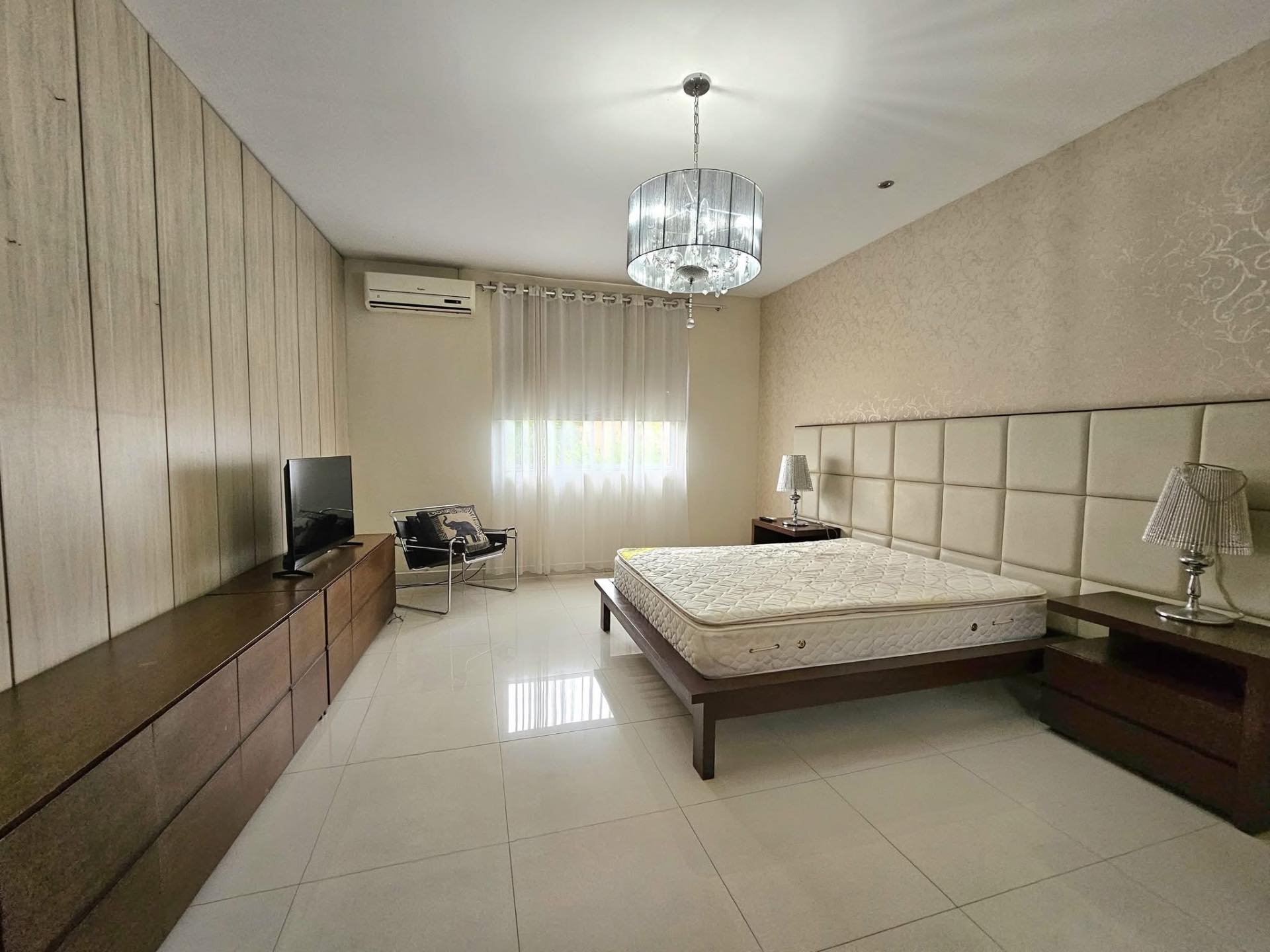 Departamento en Alquiler1er anillo av argamoza 2 dormitorios 2 baños 1 parqueos Foto 5