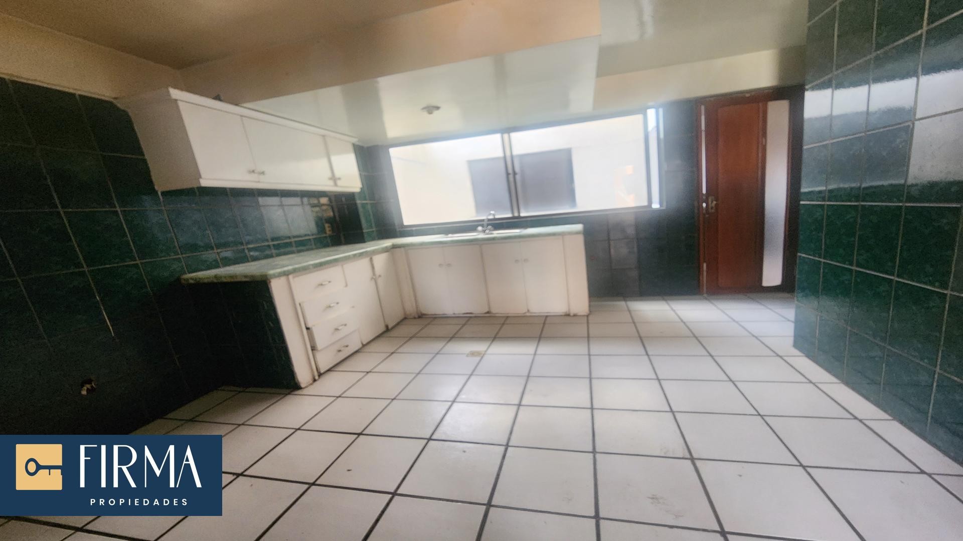 Casa en VentaEDIFICIO MULTIFAMILIAR EN VENTA, MIRAFLORES 12 dormitorios 12 baños 10 parqueos Foto 13