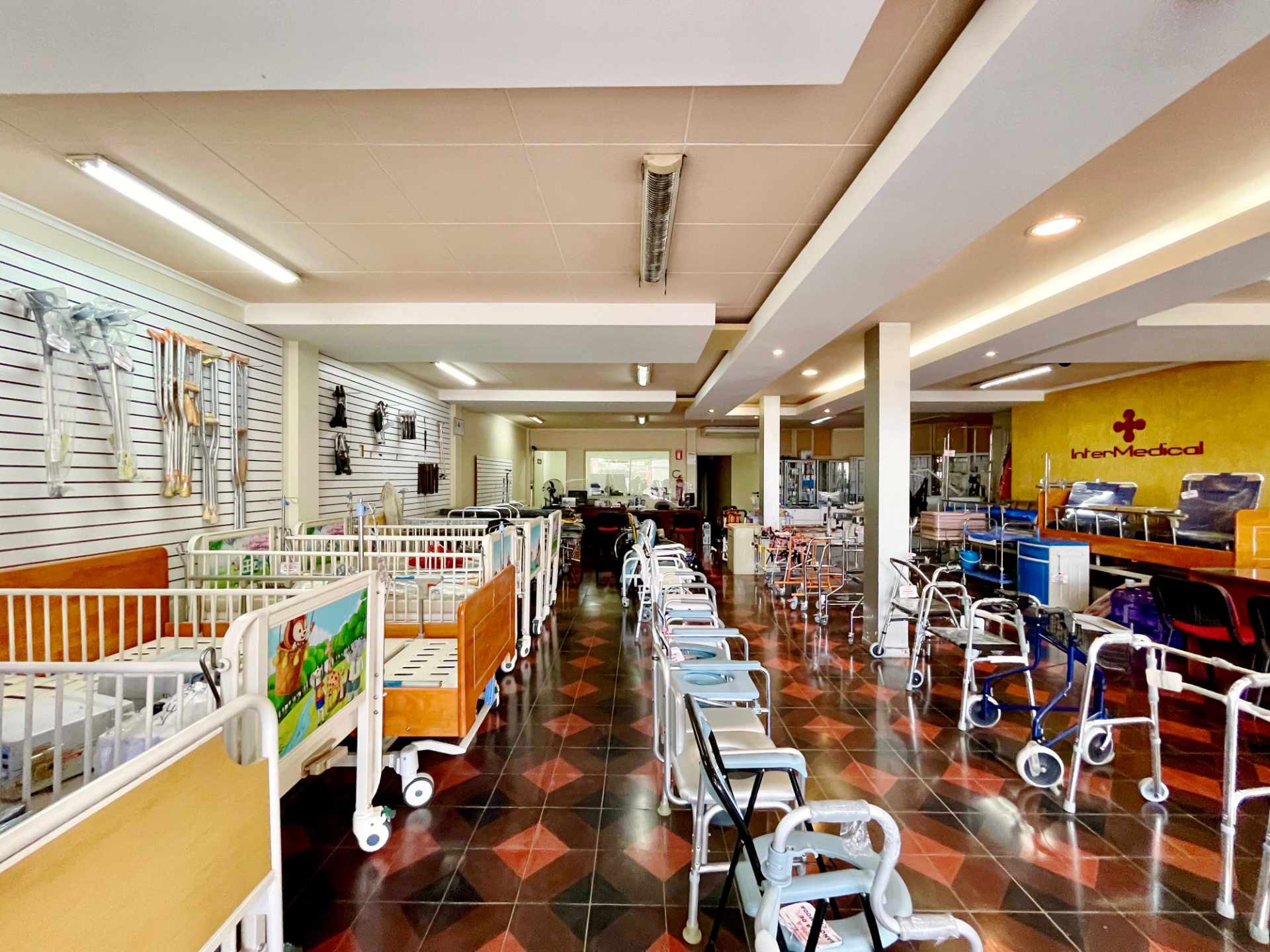Local comercial en AlquilerAv Roca y Coronado 3er anillo Foto 3