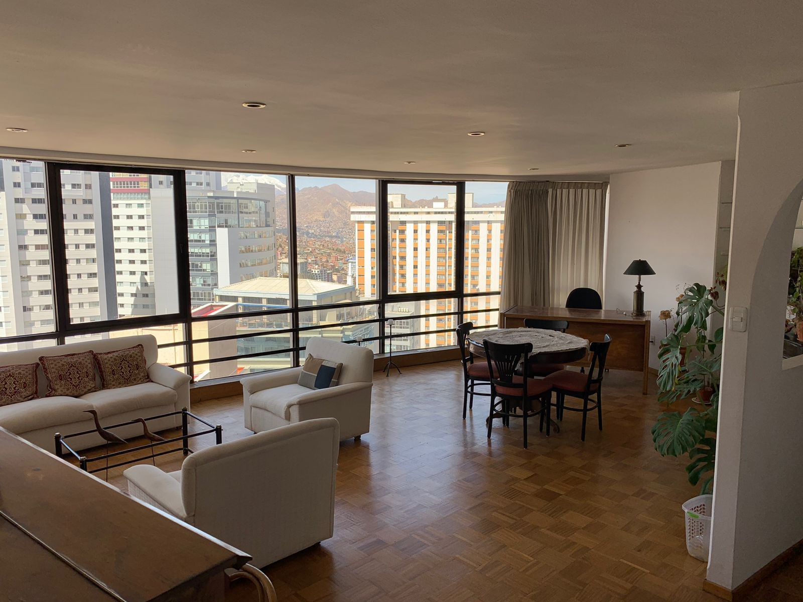 Departamento en VentaAvenida Arce #2433, Edificio Torre de las Américas, Piso 16, Depto. 1603  Foto 1