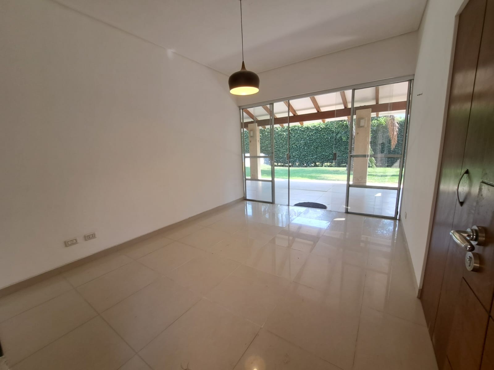 Casa en Urubó en Santa Cruz de la Sierra 4 dormitorios 4 baños 2 parqueos Foto 14