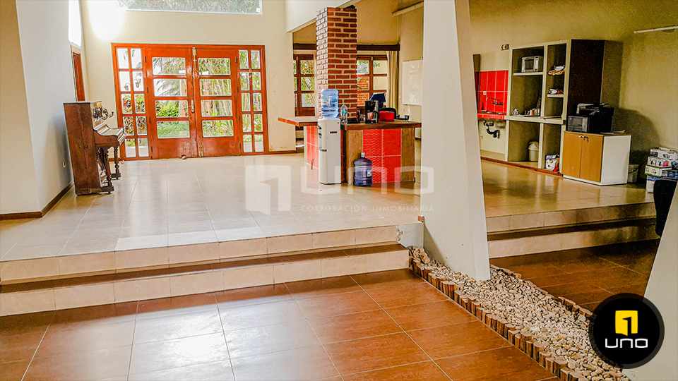 Casa en VentaAMPLIA CASA SOLO PARA OFICINA ZONA NORTE AV. BENI 5TO ANILLO Foto 3