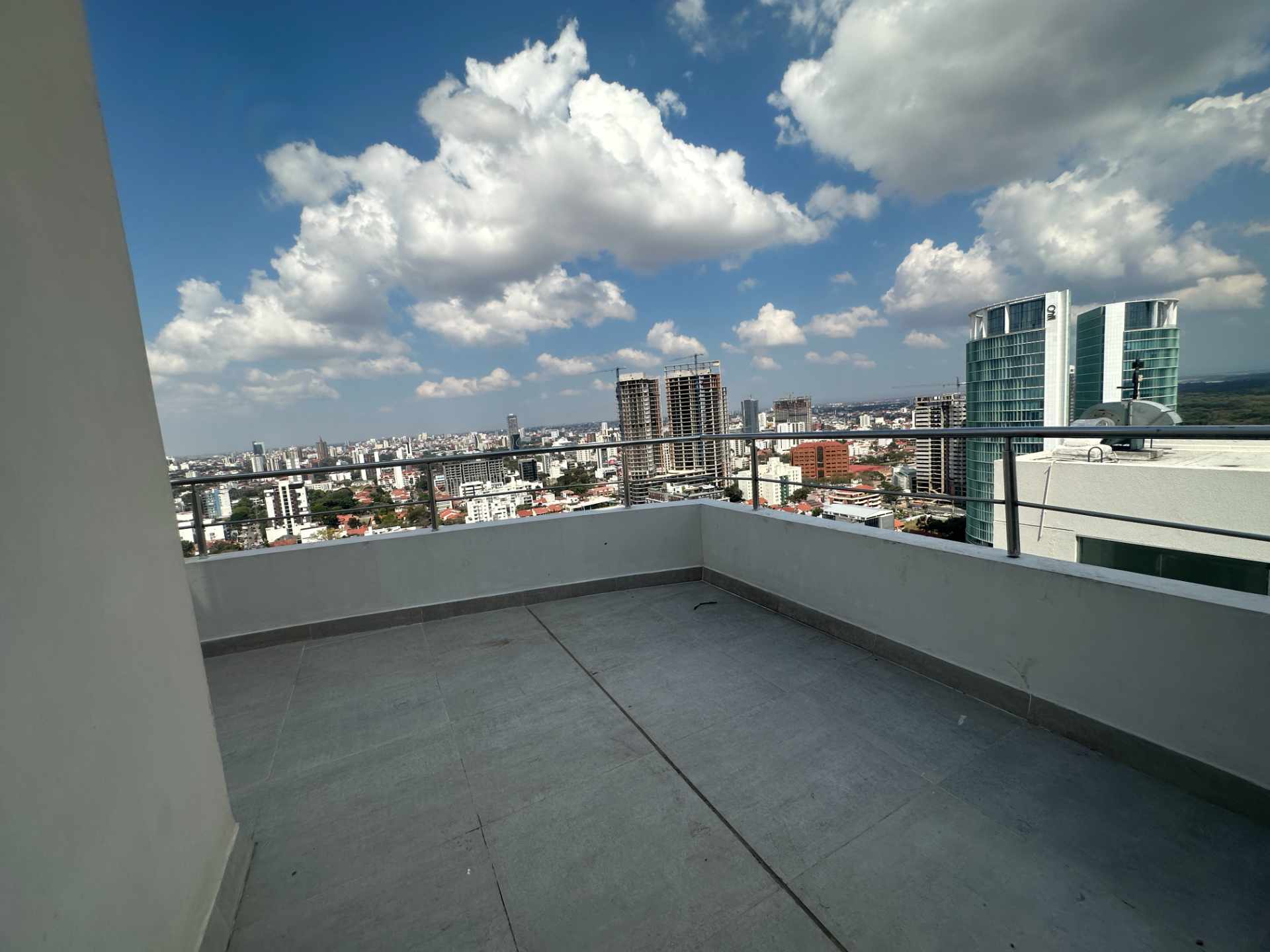 Oficina en Equipetrol en Santa Cruz de la Sierra 10 dormitorios 3 baños 2 parqueos Foto 18