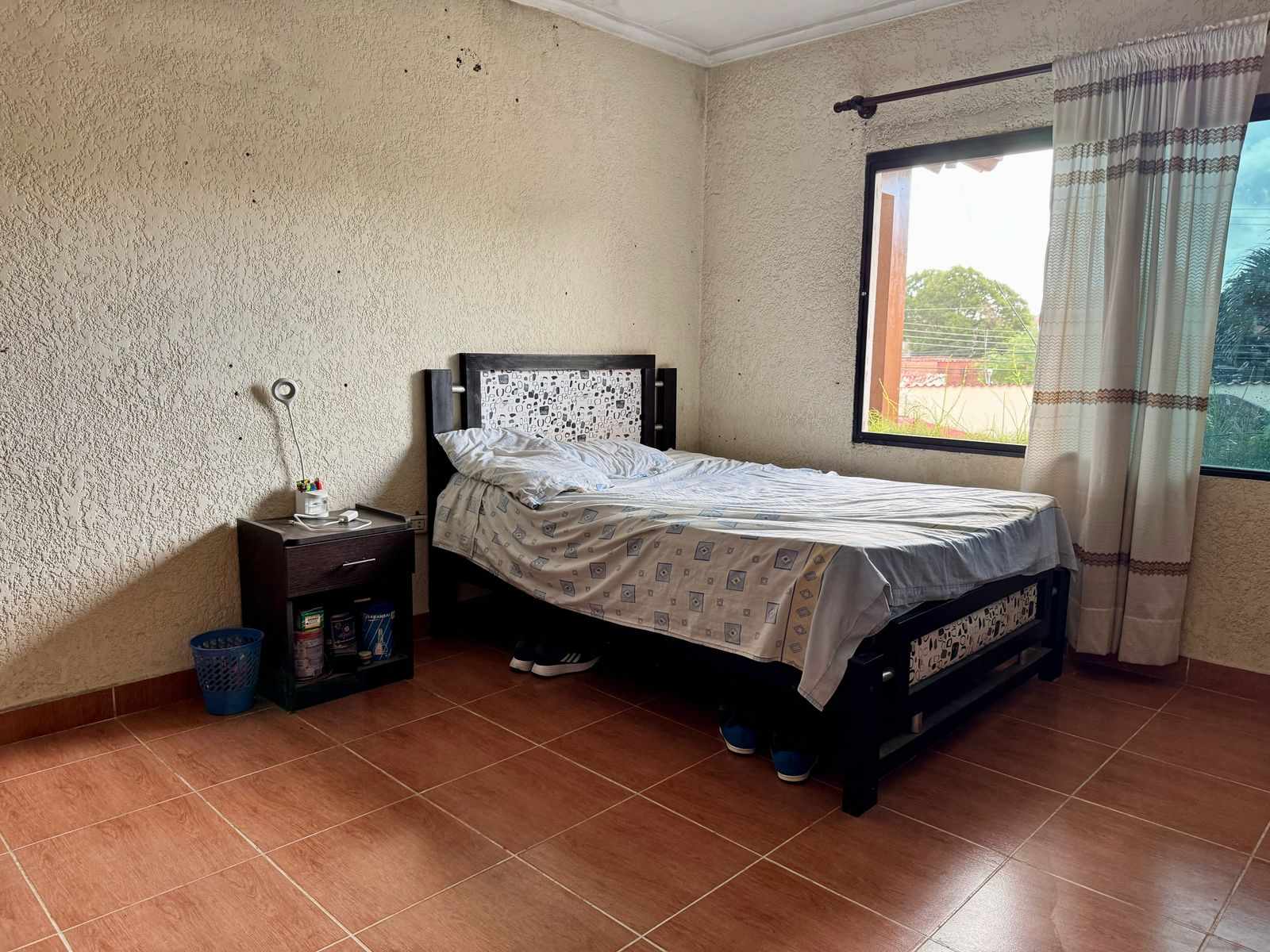 Casa en Entre 6to y 7mo anillo Oeste en Santa Cruz de la Sierra 7 dormitorios 4 baños 4 parqueos Foto 3