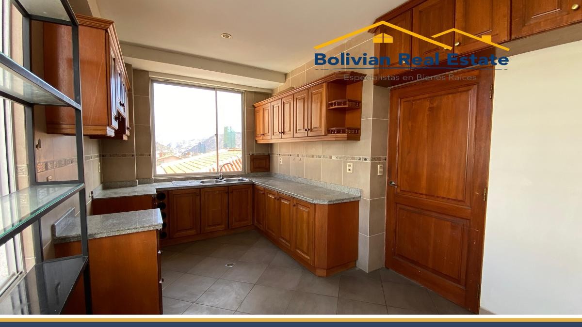 Departamento en AlquilerACHUMANI CALLE 14, BONITO DEPARTAMENTO EN ALQUILER  3 dormitorios 3 baños 2 parqueos Foto 5