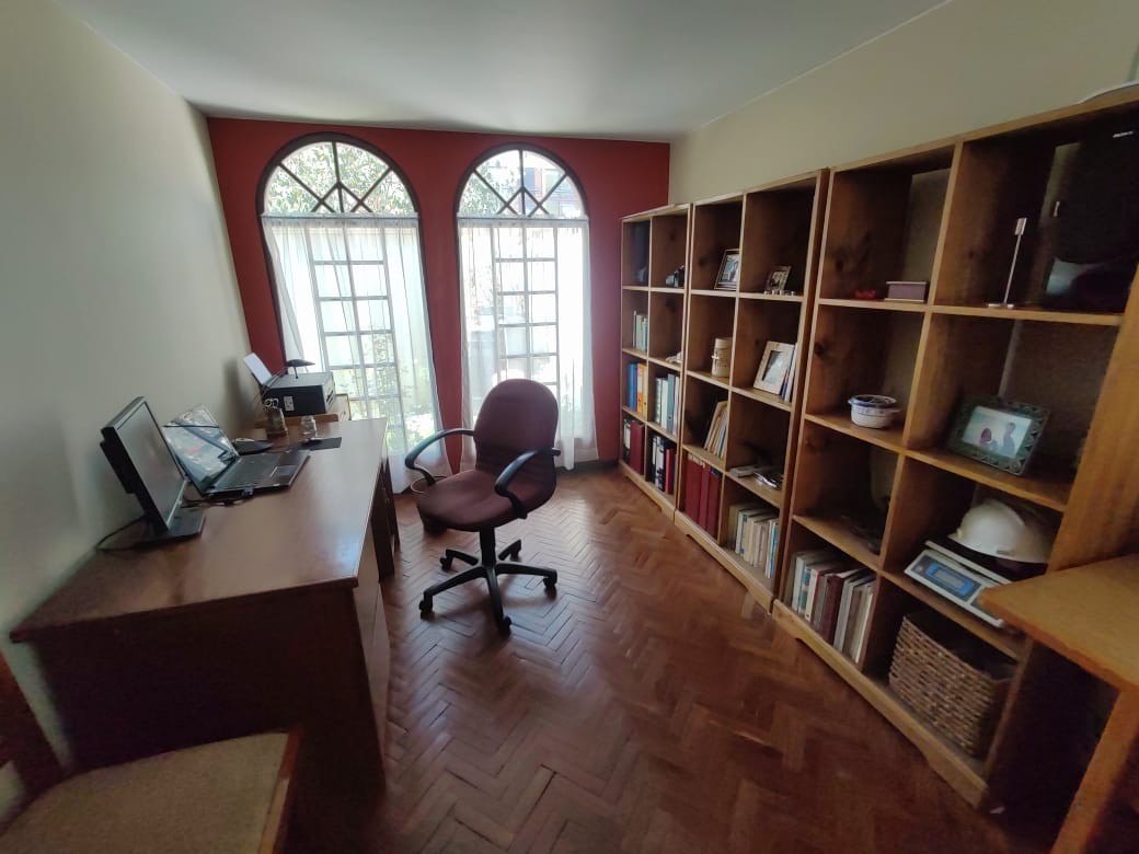 Casa en Achumani en La Paz 5 dormitorios 4 baños 3 parqueos Foto 11