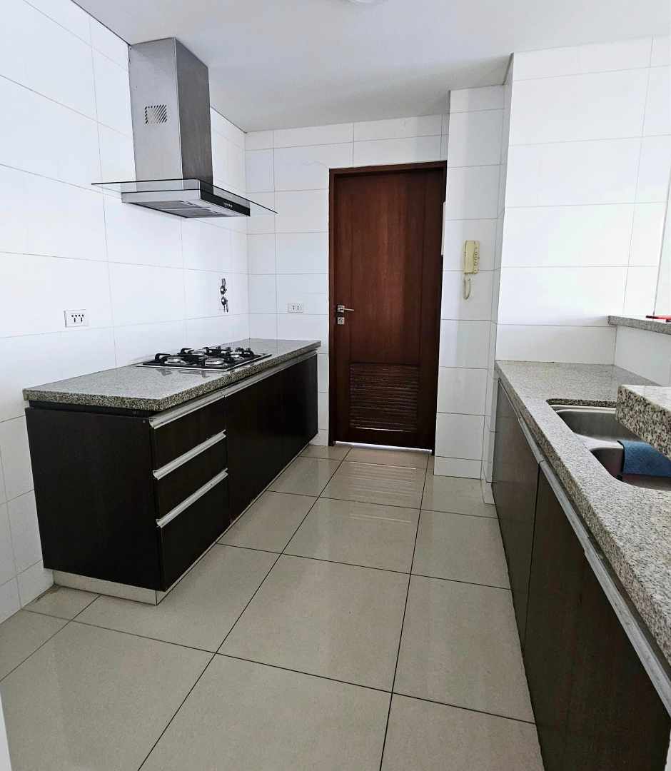 Departamento en AlquilerAV. 1er ANILLO, FRENTE AL PARQUE URBANO Foto 10