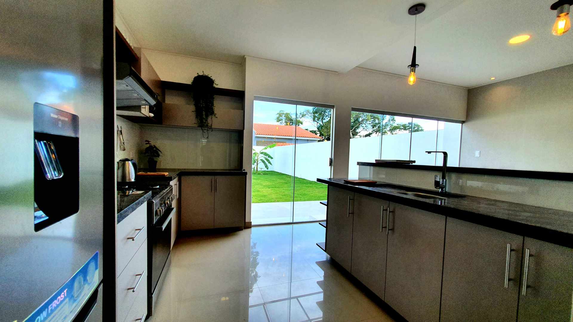 Casa en Carretera Norte en Santa Cruz de la Sierra 3 dormitorios 3 baños 2 parqueos Foto 11