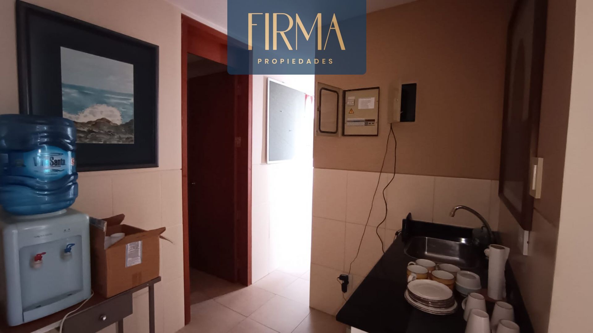 Oficina en Calacoto en La Paz 4 dormitorios 2 baños 1 parqueos Foto 5